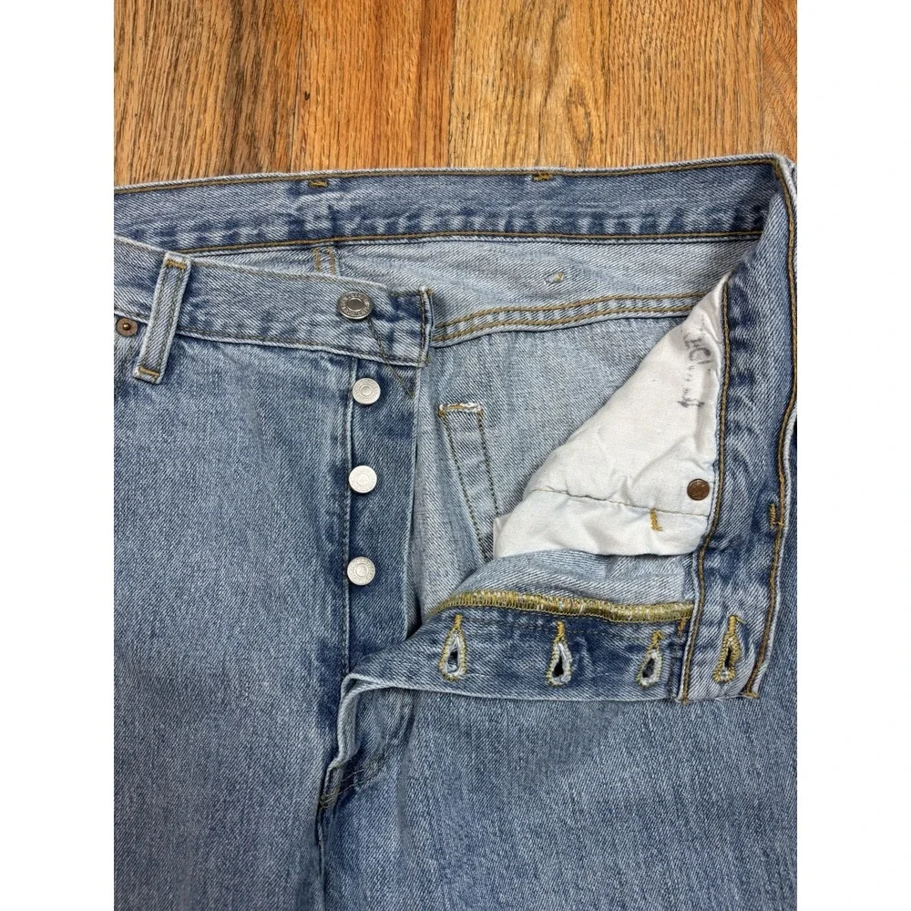Levis 501 Jeans Men 38x30 Light‎ Blue Wash Denim Button Fly